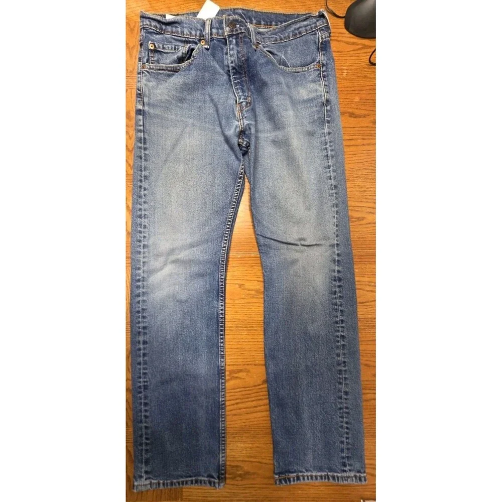 Levi's Men's Size 34 X 32 Medium Blue Denim Jeans Straight Leg